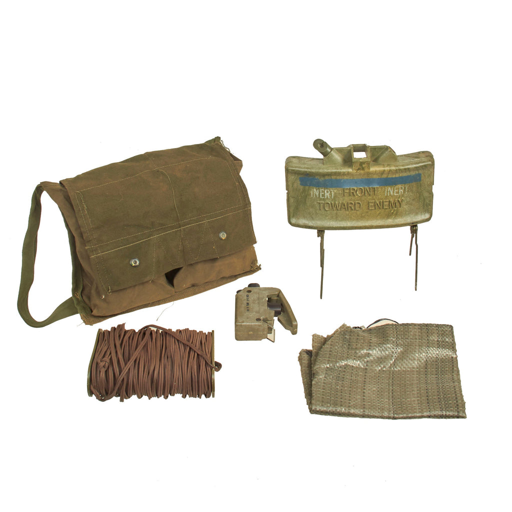 Original U.S. Vietnam War Inert M18A1 Claymore Mine with Accessories and Bag - 67 & 68 Dated Original Items