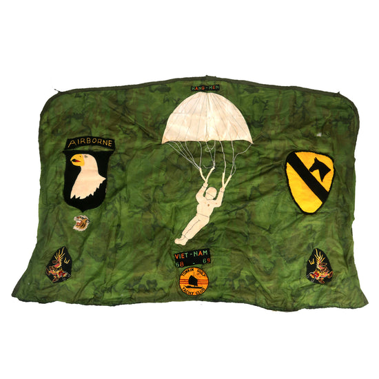 Original U.S. Vietnam War 101st Airborne 1st Cavalry Custom-Sewn Wall Hanging Sheet with In Country-Made Insignia Original Items