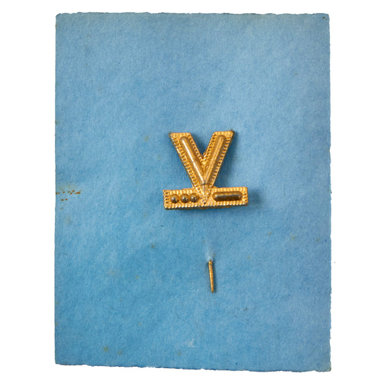 Original U.S. WWII Homefront V for Victory Stick Pin on Original Blue Paper