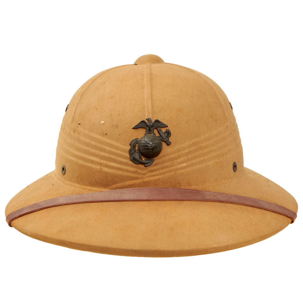 Original U.S. WWII-Era US Marine Corps Issue M-1940 Pressed Fiber Sun Helmet with Scarce Bakelite EGA Device & Original Chinstrap - 1943 Dated