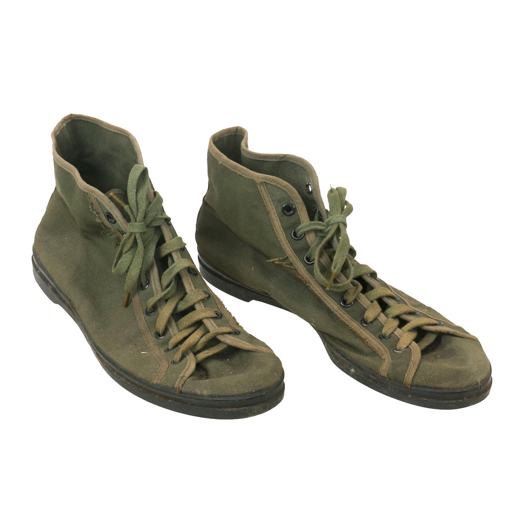 Original U.S. WWII Unissued US Marine Corps Jungle Sneakers - Matched Pair, Size 9 Original Items