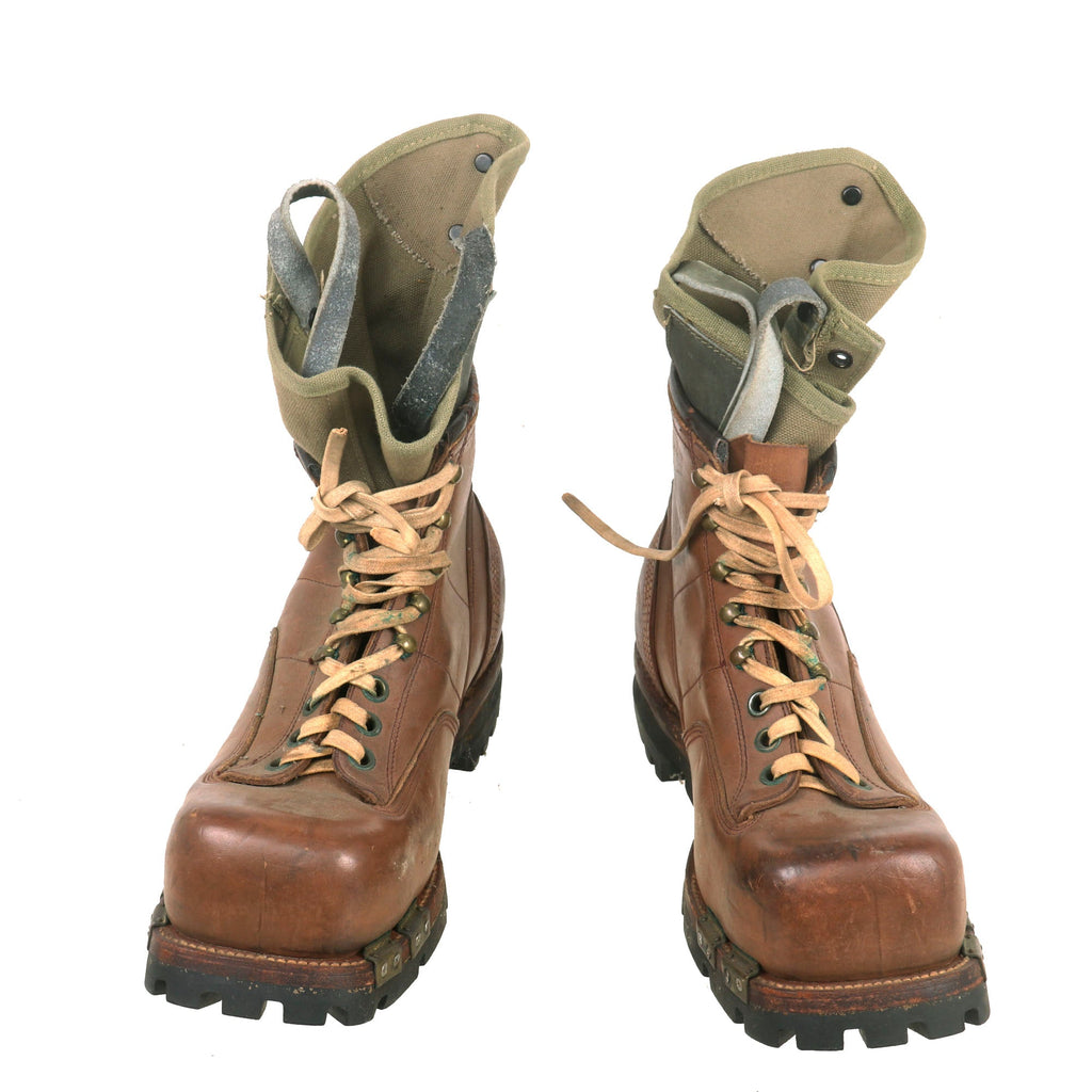 Original U.S. WWII Army Size 8½ D Ski Mountain Boots by A. Sandler Co. - Dated 1943 with Gaiters Original Items