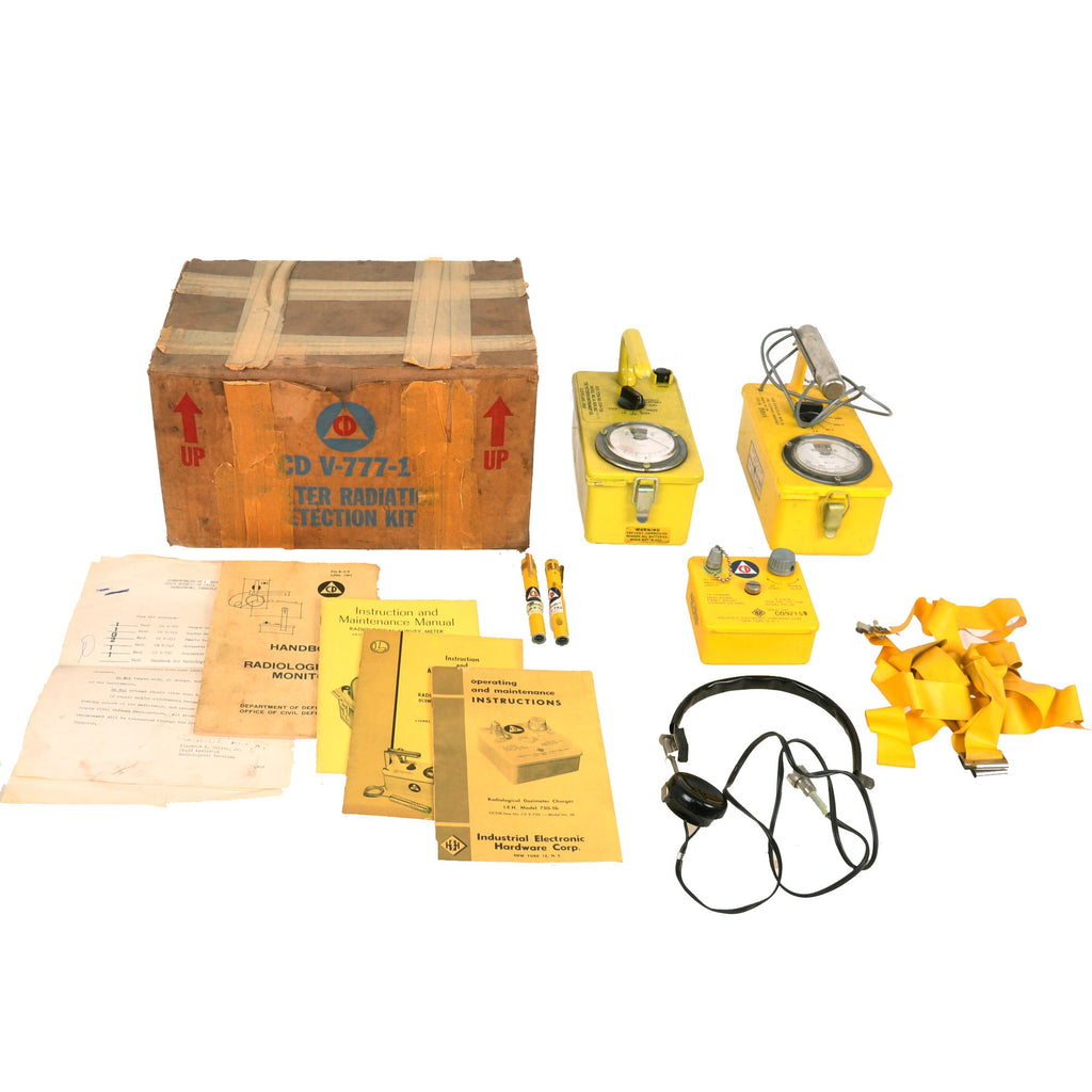 Original U.S. Cold War Civil Defense CD V-777-1 Shelter Radiation Kit and Lionel CDV-700 Geiger Counter Model 6b Radiation Detector Original Items