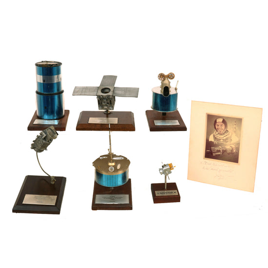 Original U.S. NASA Collection of Six Scale Models of Spacecrafts on Bases & Signed Photograph of James Lovell of Apollo 13