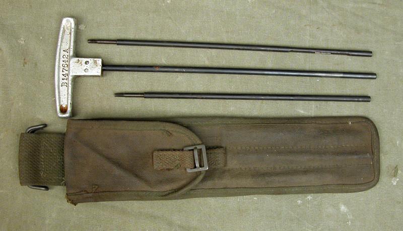 US WW2 Machine Gun Cleaning Rod M1 and OD Case M1 Original Items