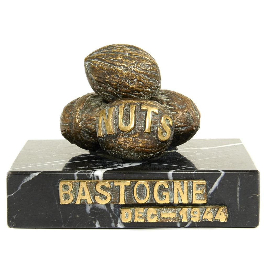 Original U.S. WWII Bastogne December 1944 NUTS Bronze with Black White Marble Base Original Items