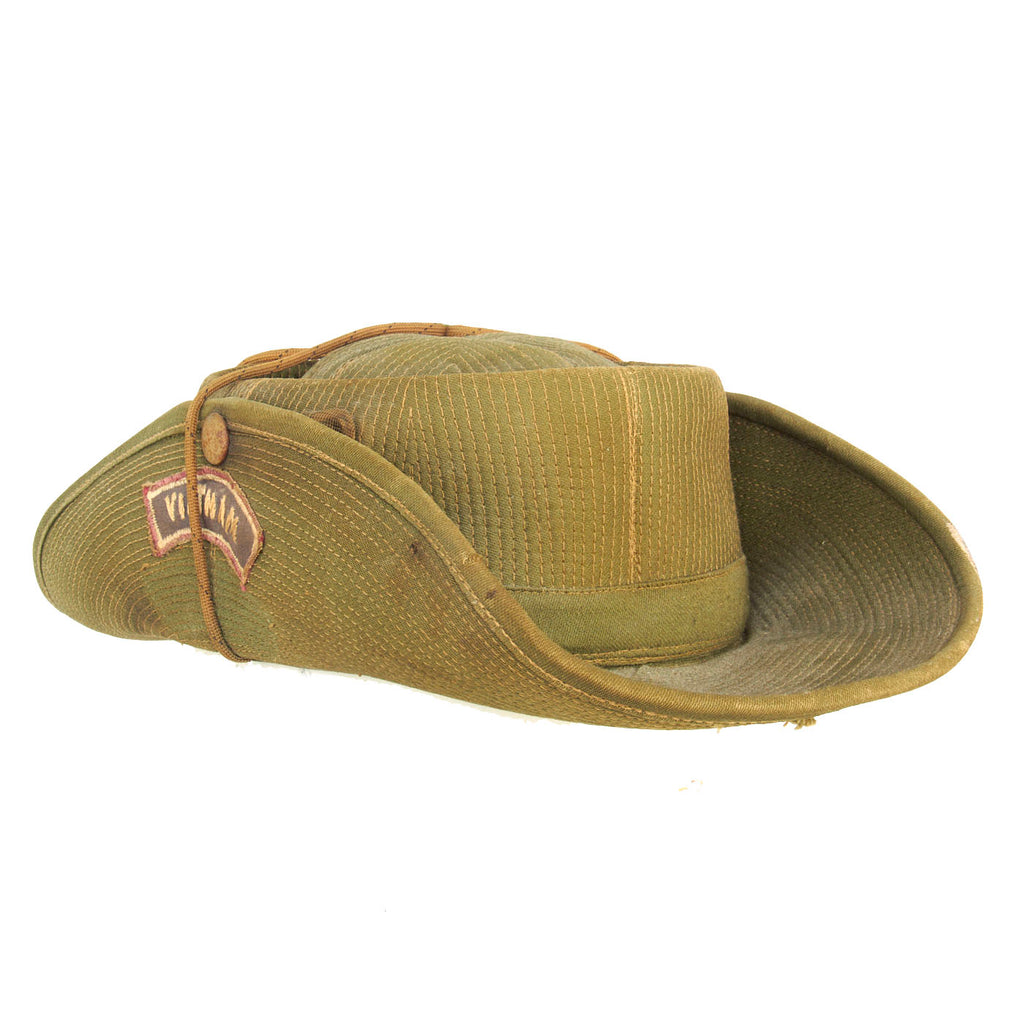 Original U.S. Vietnam War Slouch Boonie Hat with Vietnamese Embroidered “Vietnam” Rocker Patch Original Items